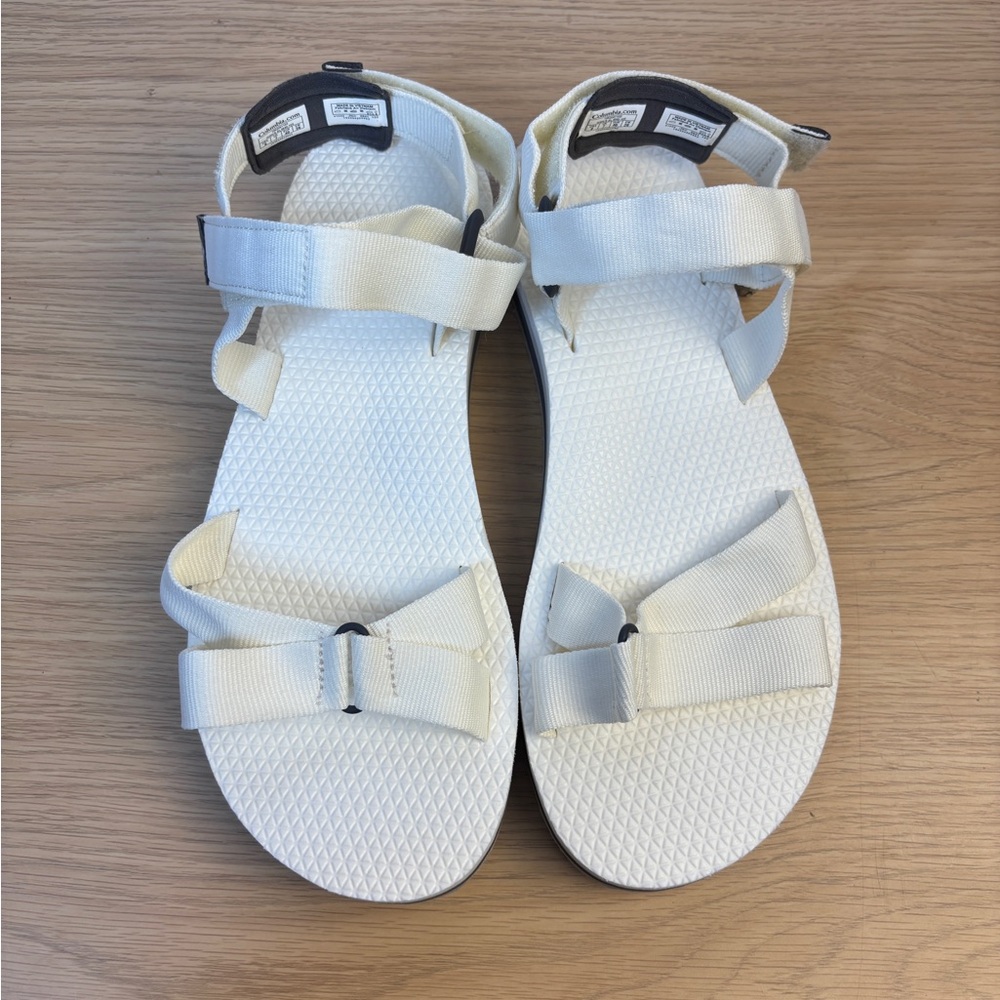 Columbia White Strappy Sandals Woman’s‎ 9 NEW!!